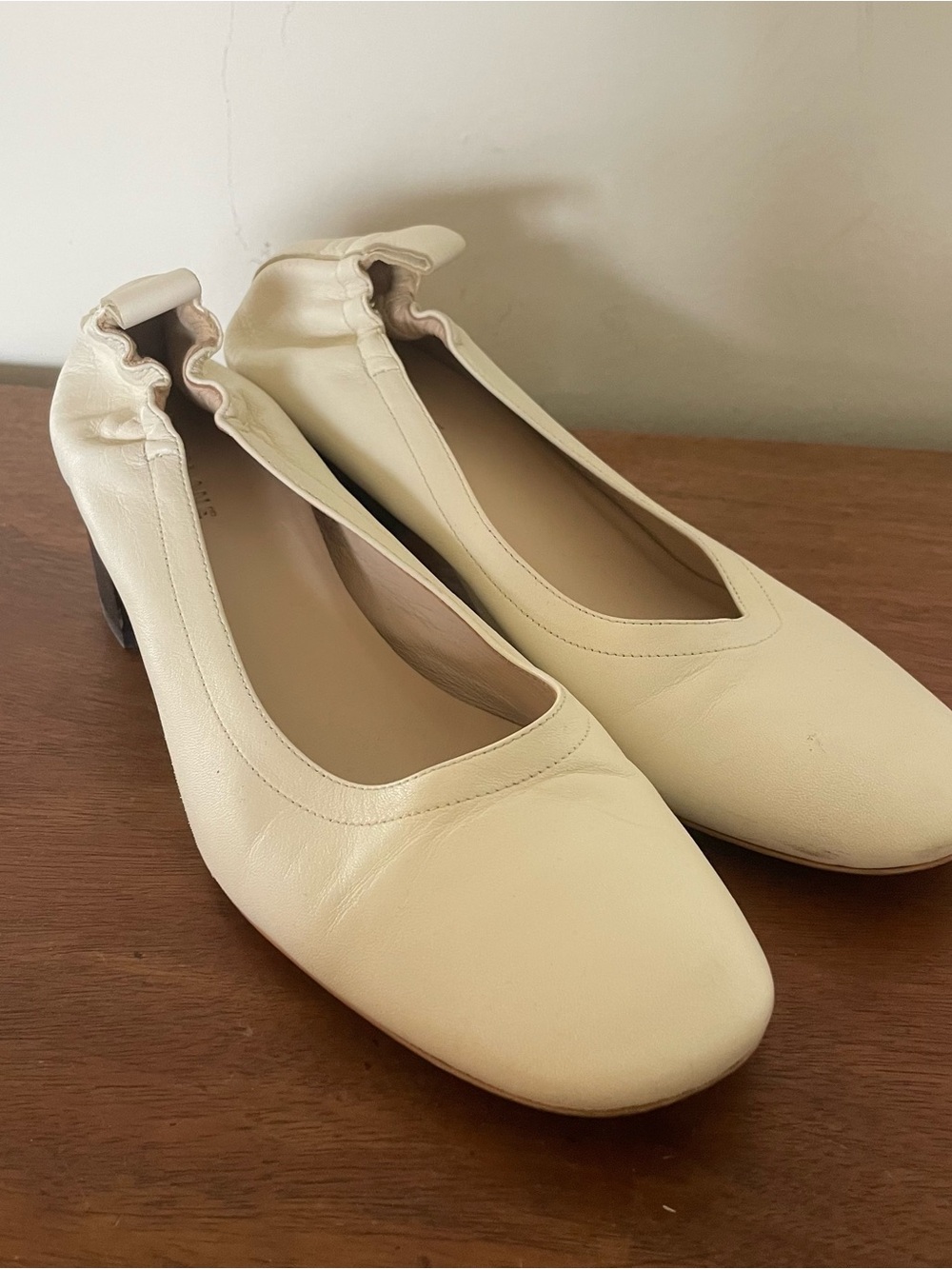 Everlane Ivory Leather Low Heel Pumps